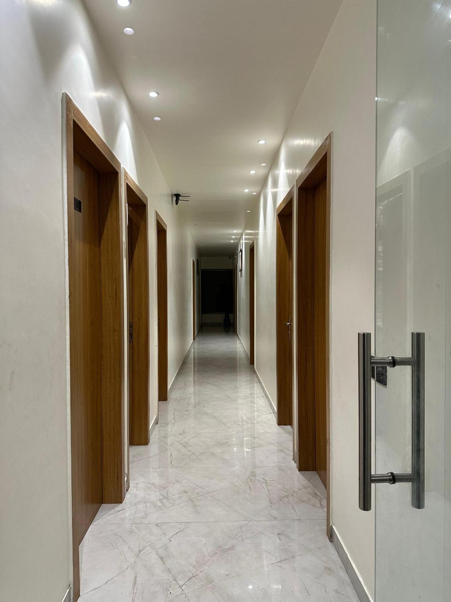 Hotel Sky Way Inn Hisār Екстериор снимка