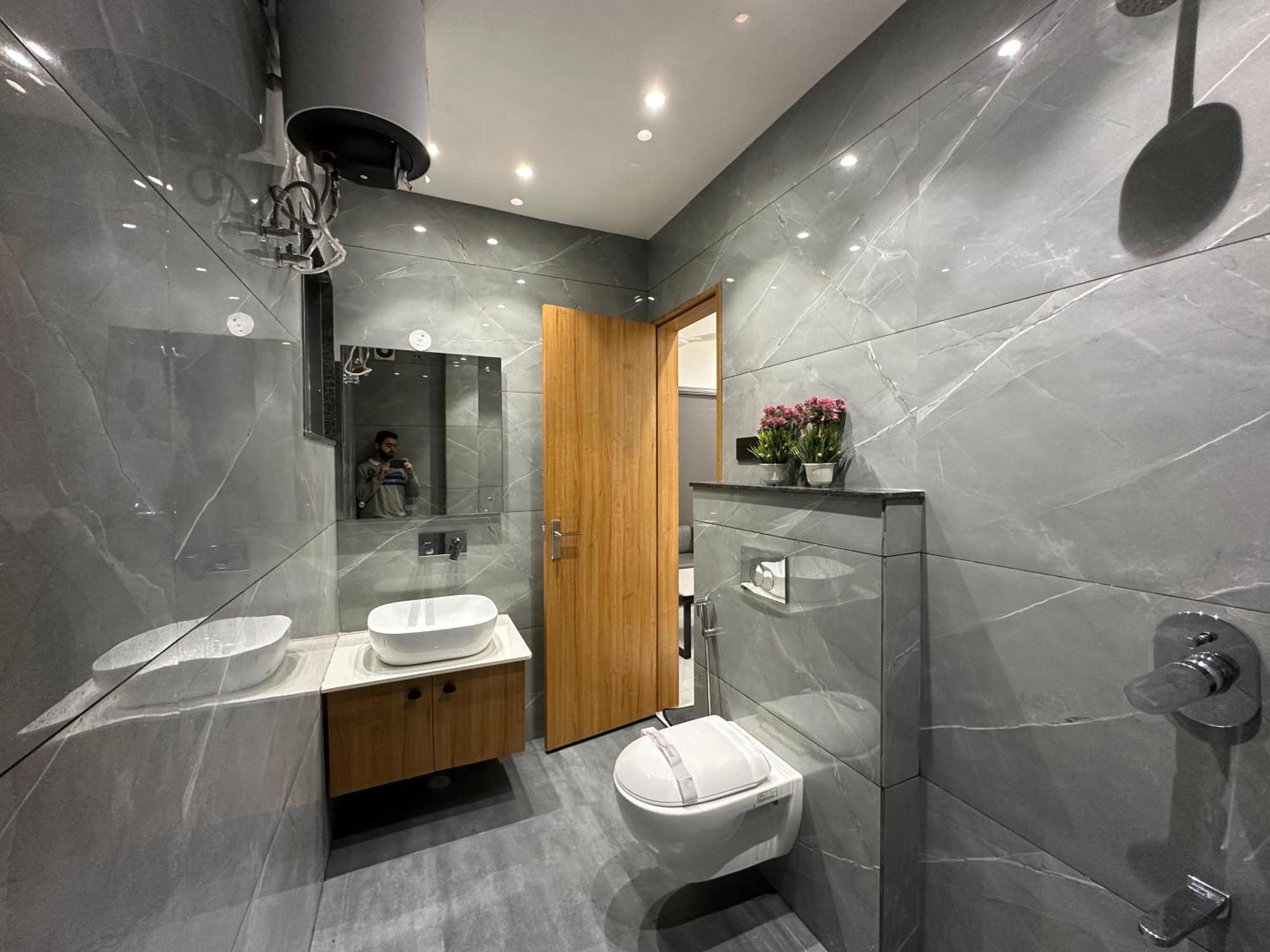 Hotel Sky Way Inn Hisār Екстериор снимка
