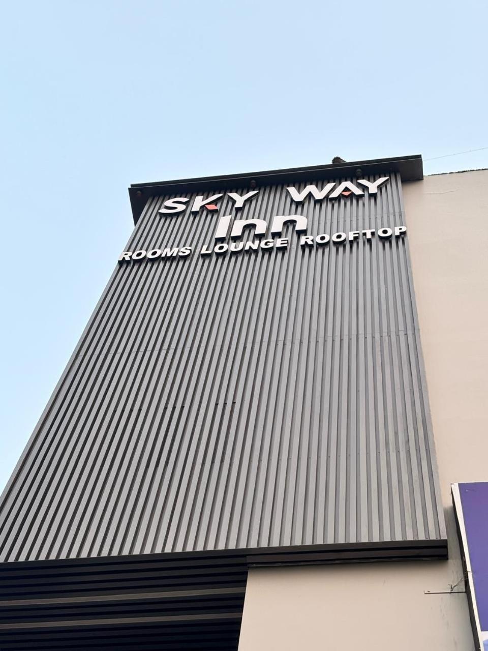 Hotel Sky Way Inn Hisār Екстериор снимка