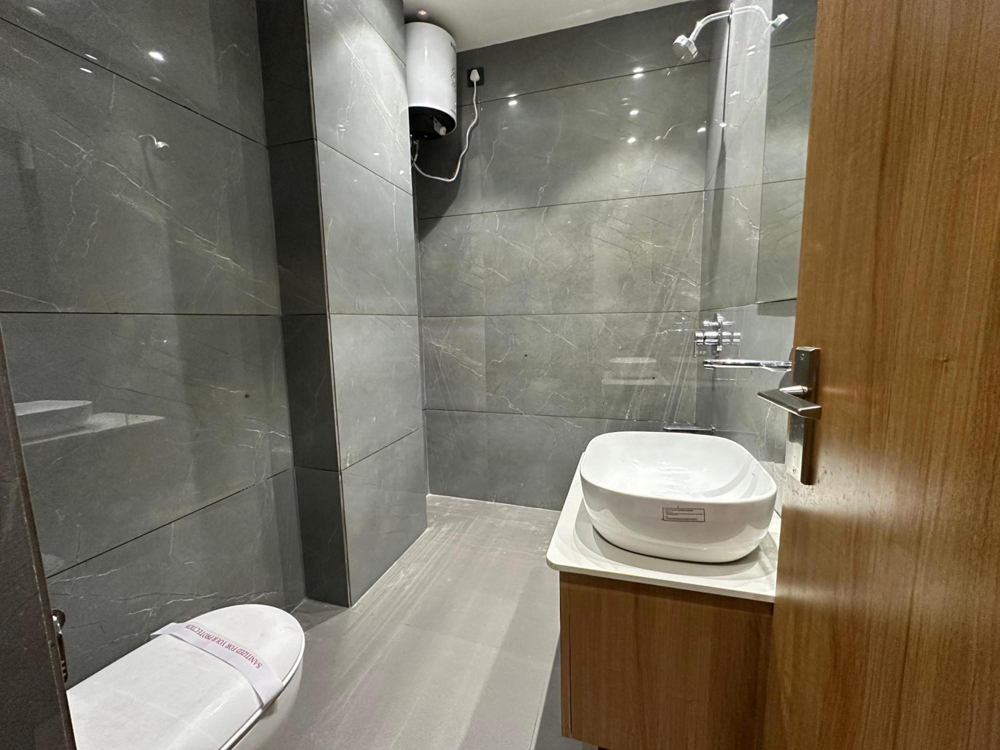 Hotel Sky Way Inn Hisār Екстериор снимка